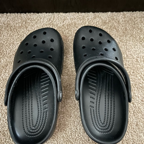 Youth Crocs *NWOT* - Picture 2 of 5